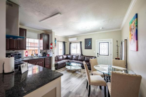 4BR HOME SLEEPS 13 DOWNTOWN/Pet Friendly/EVCharger